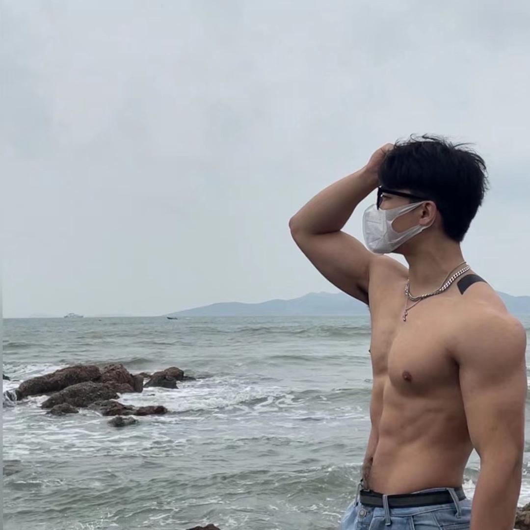 小梁舅舅很困