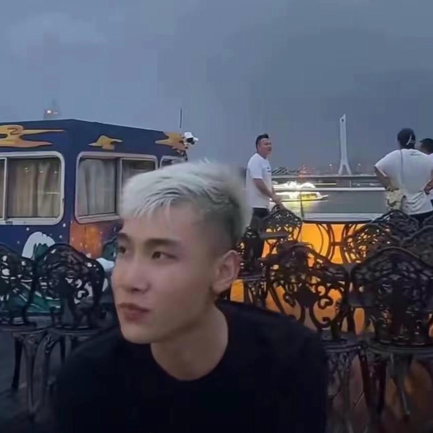 吴超^
