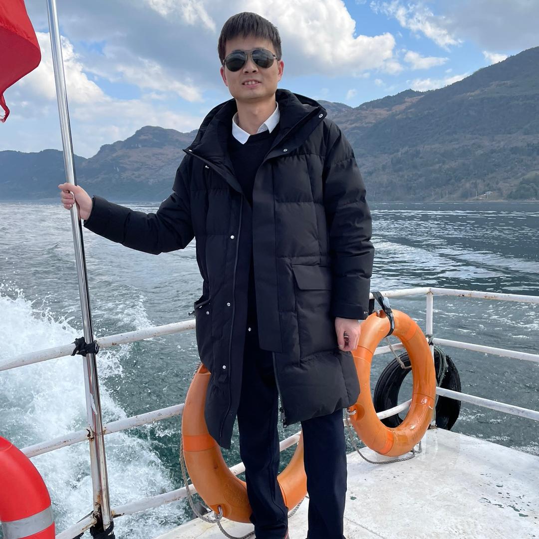 董浩浩