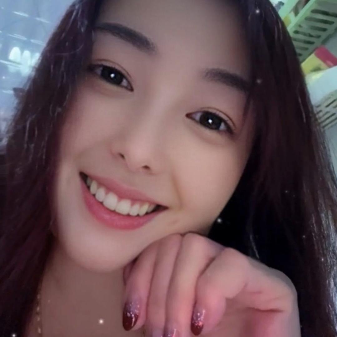 👭👄👄小露珠