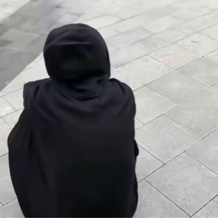 阿泰.
