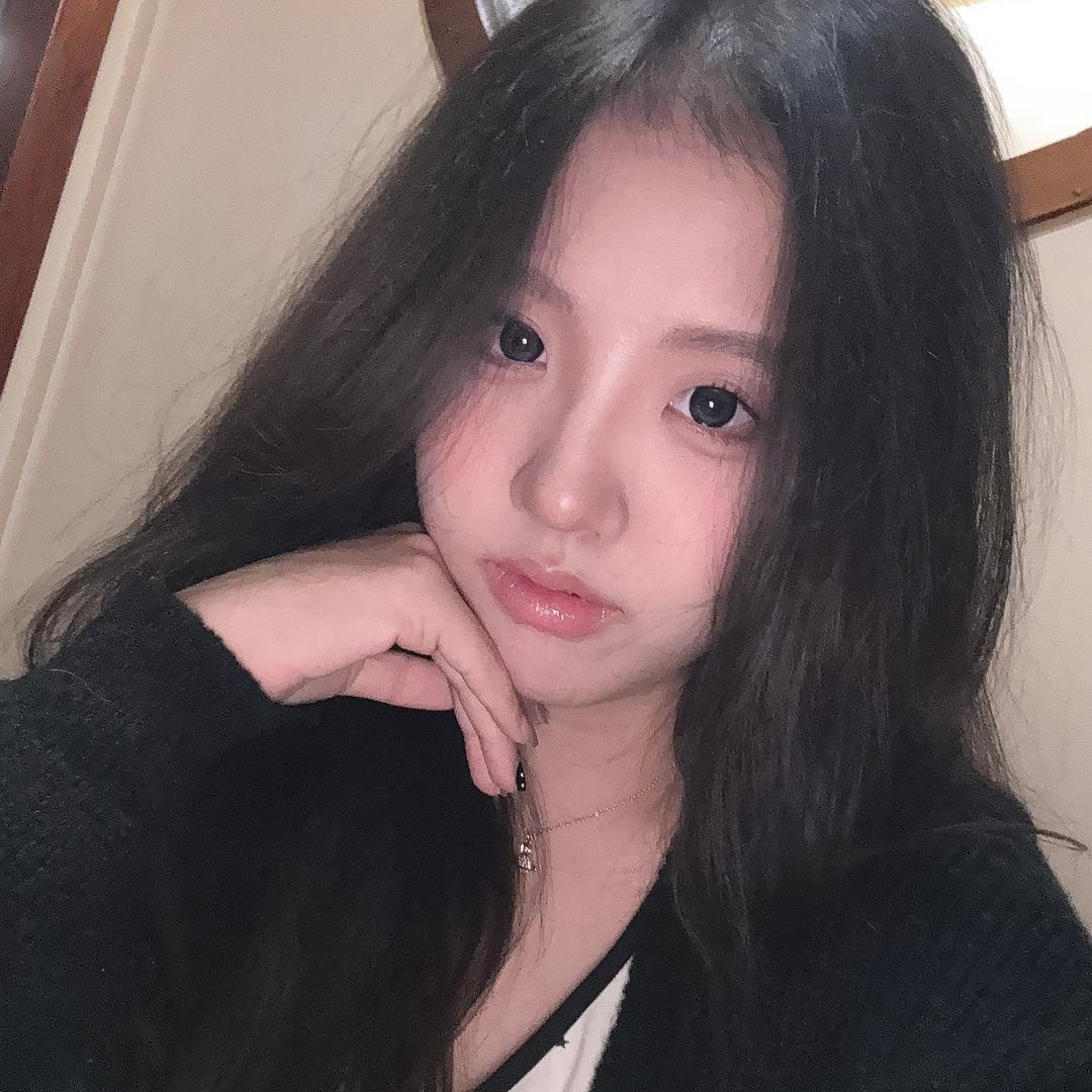 莫奈女