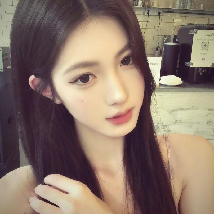 猫猫大王 /•᷅•᷄\୭