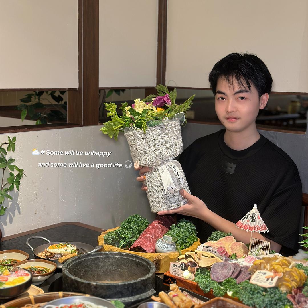 洲洲很哇噻