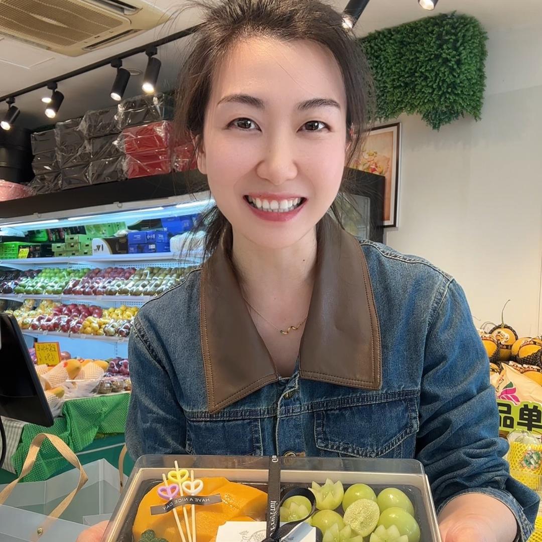 富阳果果小铺 老板娘