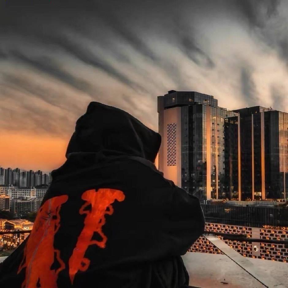 卖凯旋的小丁