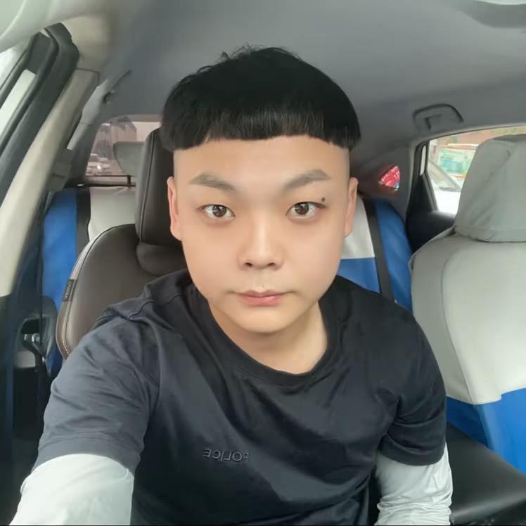 关宇（在沈阳开TAXI）