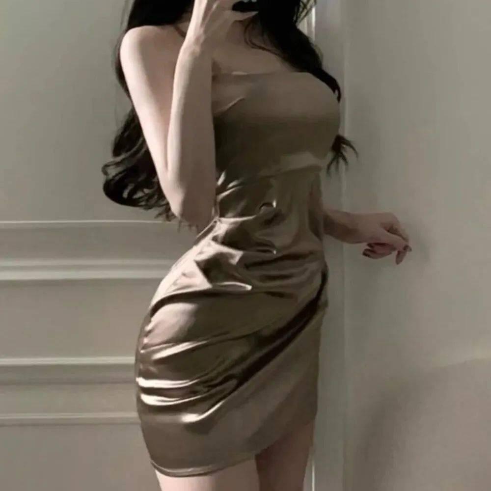 爱吃香菜.