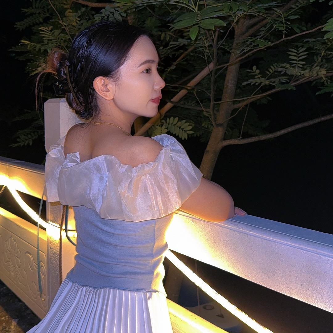 小   燕   子、、