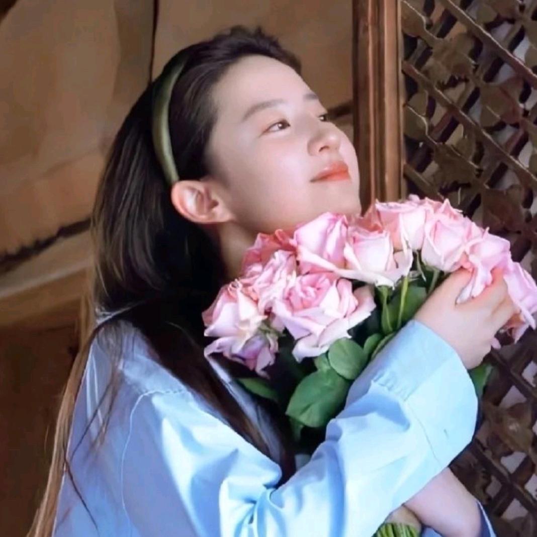 小云是个憨憨🌼头像