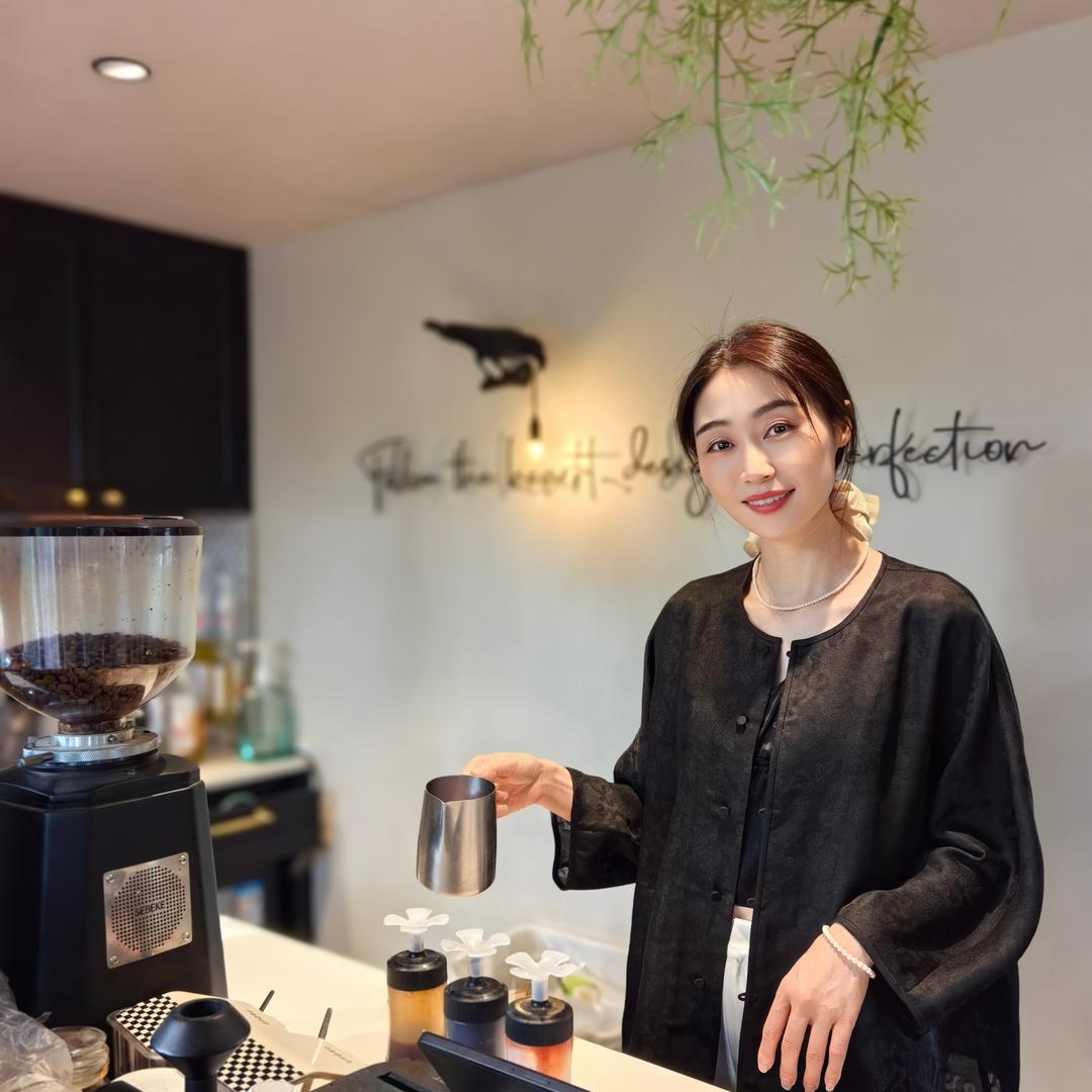 宫蚕娟真丝香云纱工坊