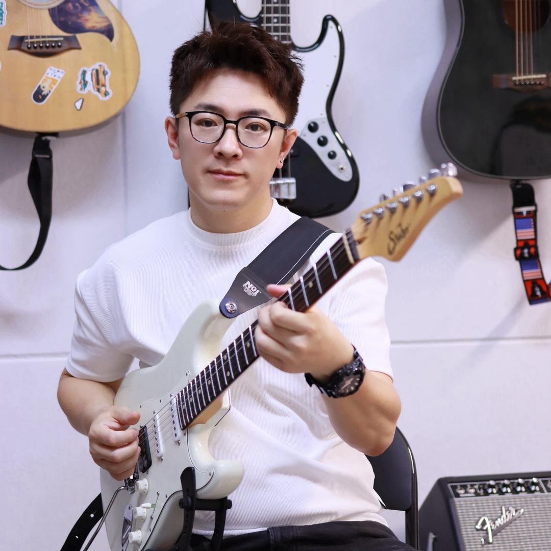 聊城乐艺吉他的杨老师和同学们·水城中街店