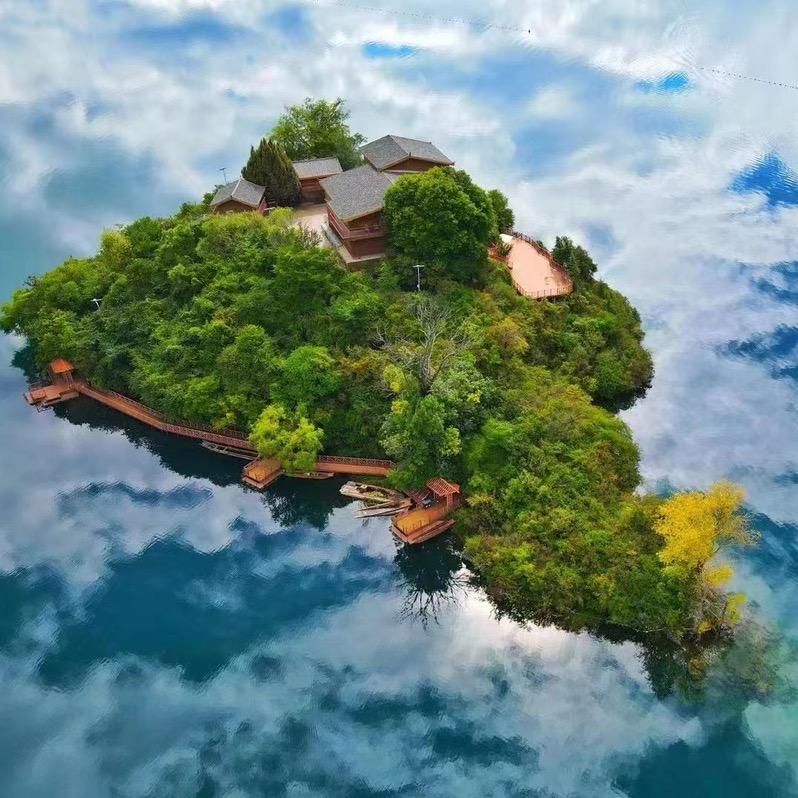 泸沽湖撒哥