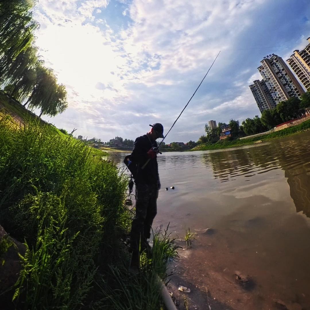 刘舜穆（路亚vlog）