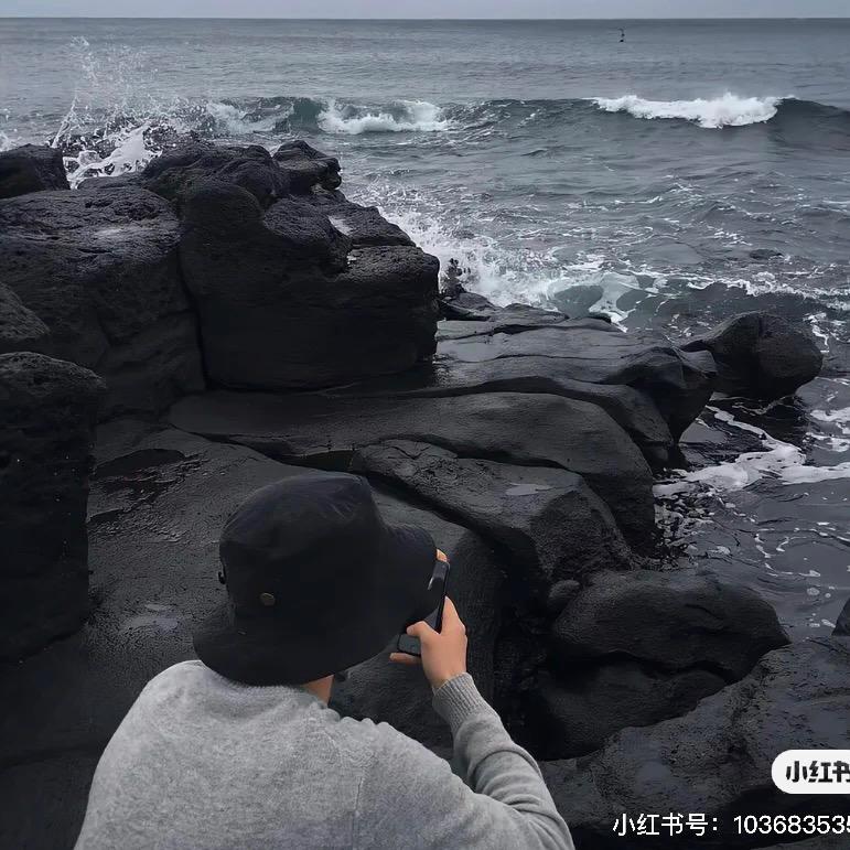 月亮只喝冰美式.