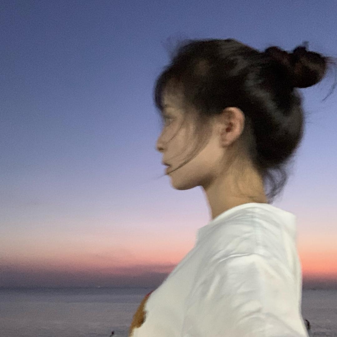 £盈盈