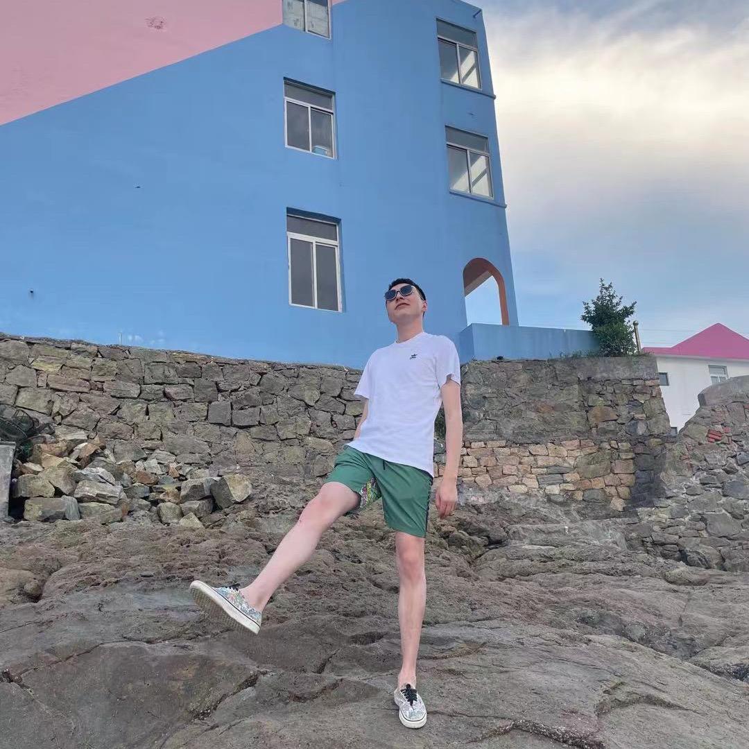 不爱干活的小黄