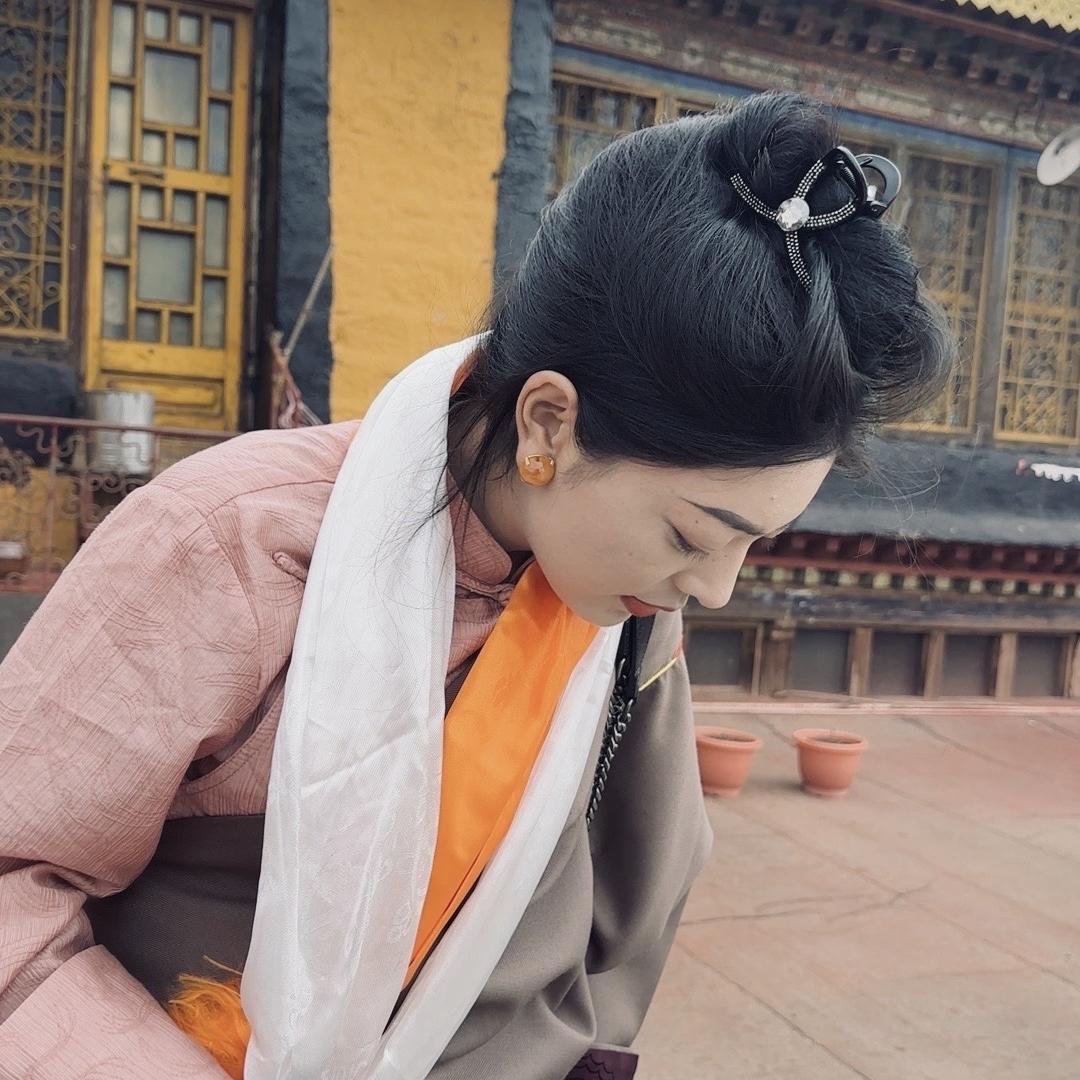 Zhuo 玛服饰店
