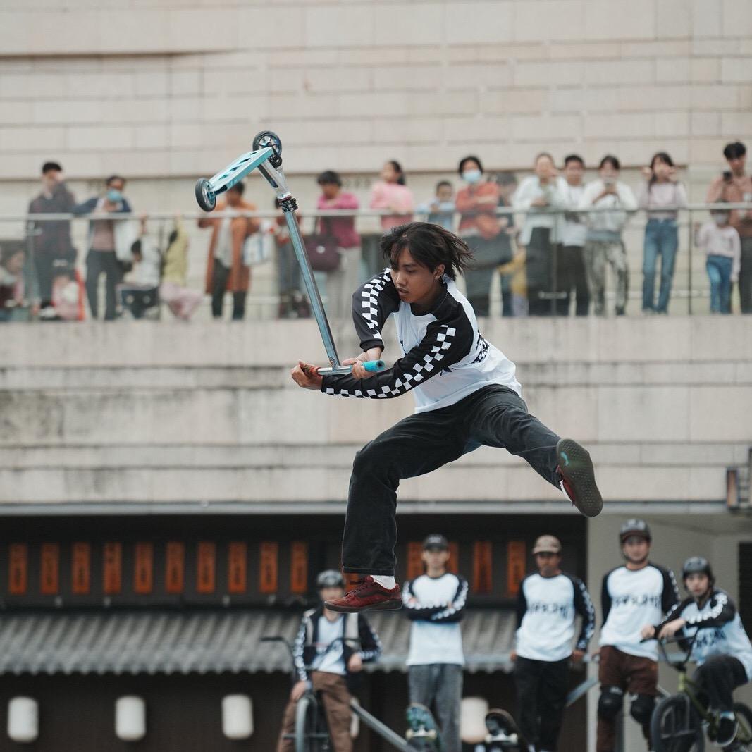 极限滑板车阿杰
