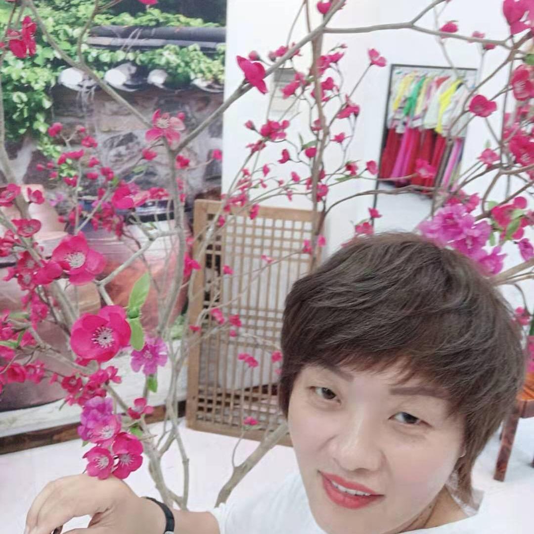 贾汪默品潮鞋主理人～红姐