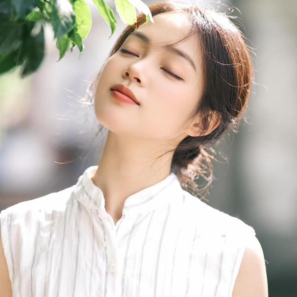 英家三小姐