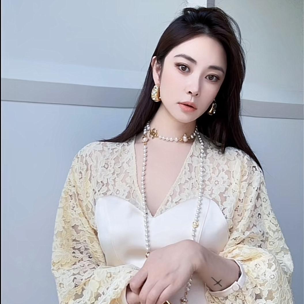 迪丝嫚苓—轻奢穿搭