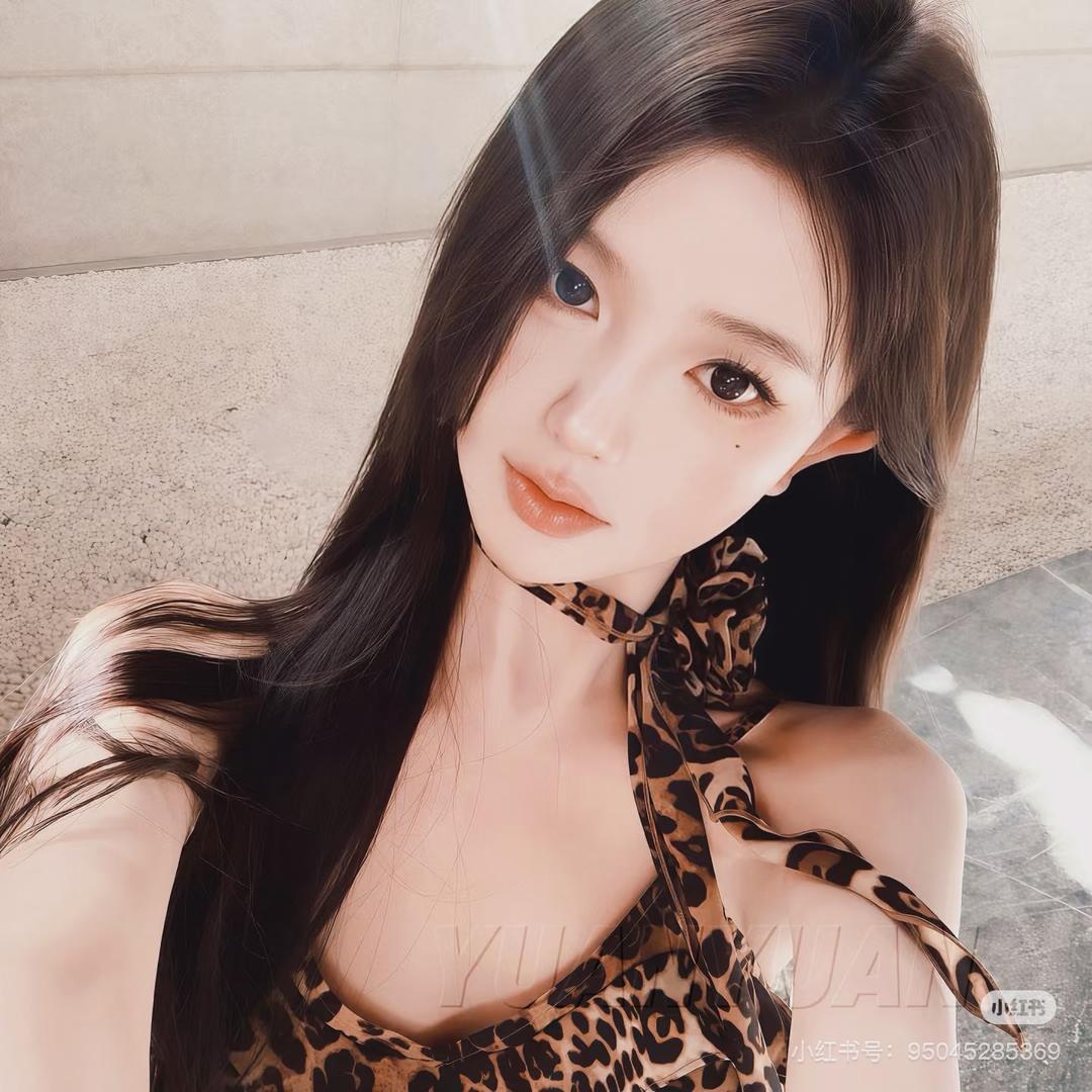 现实挺装一女的/.