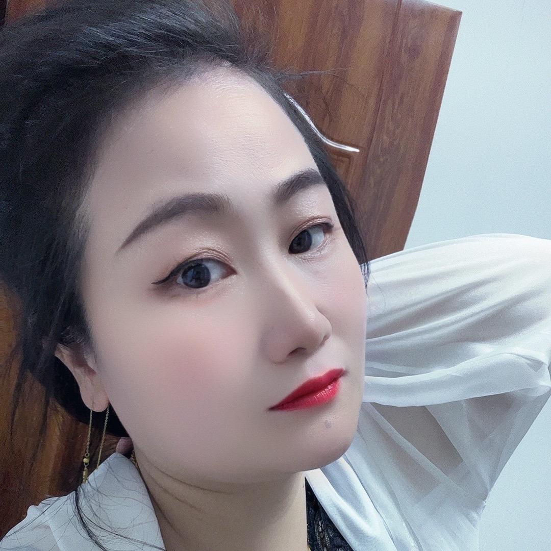 D C裕瑶微