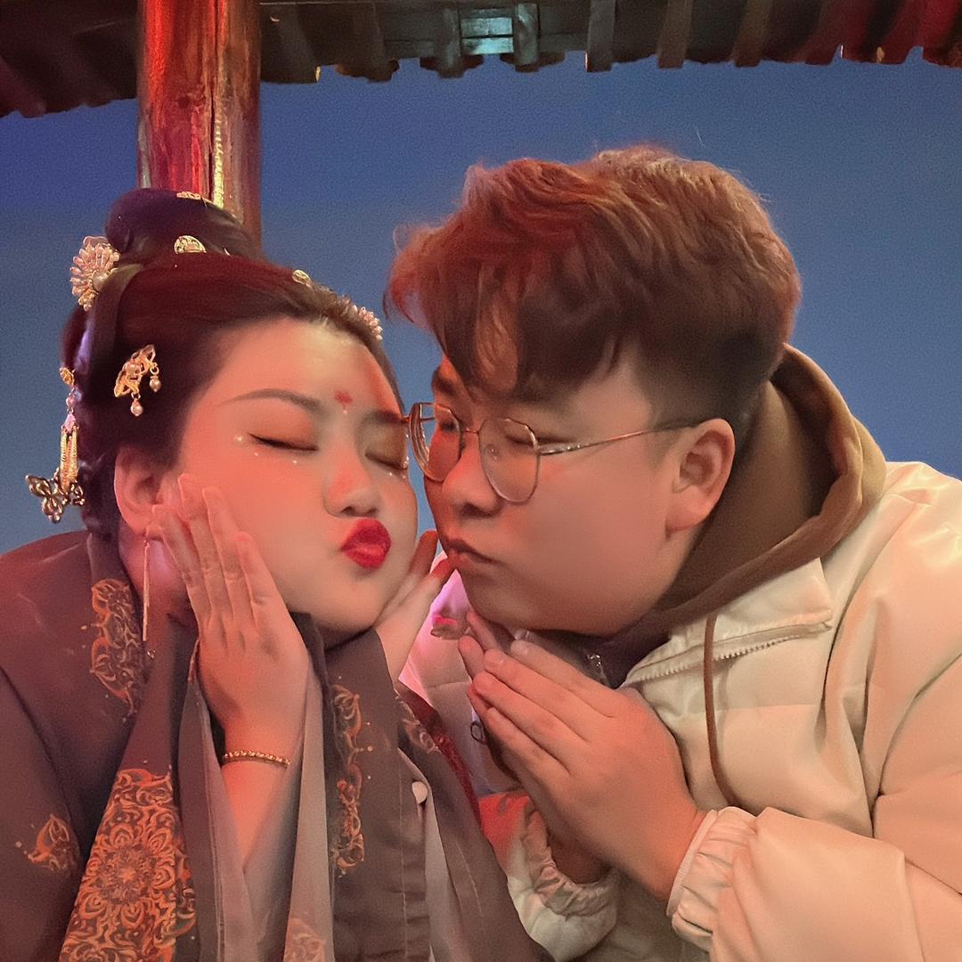 夹心是个胖女孩