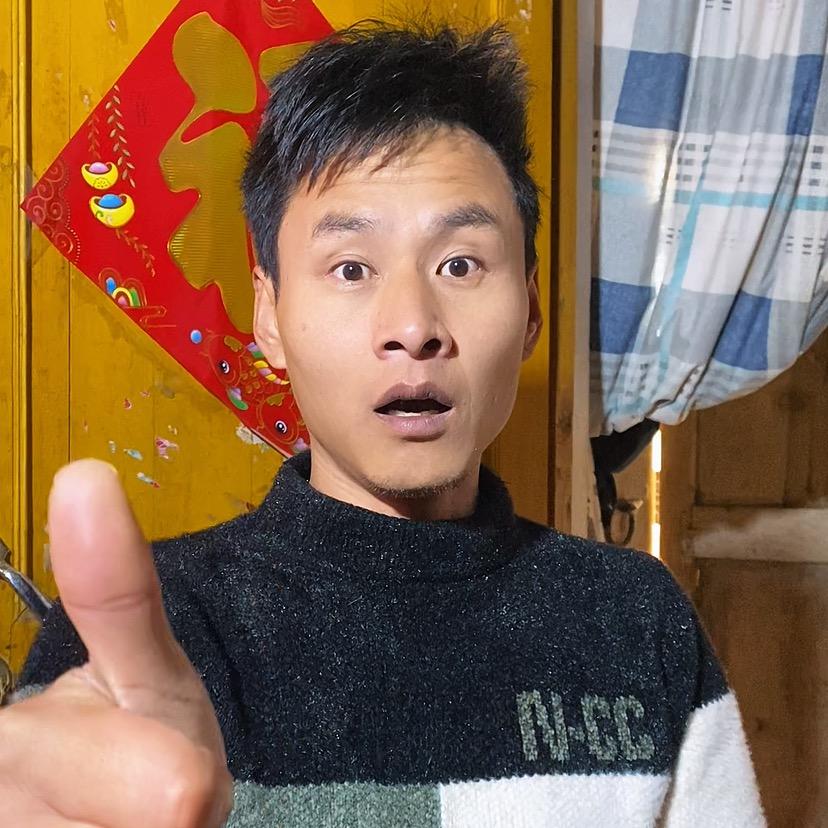 朱红三