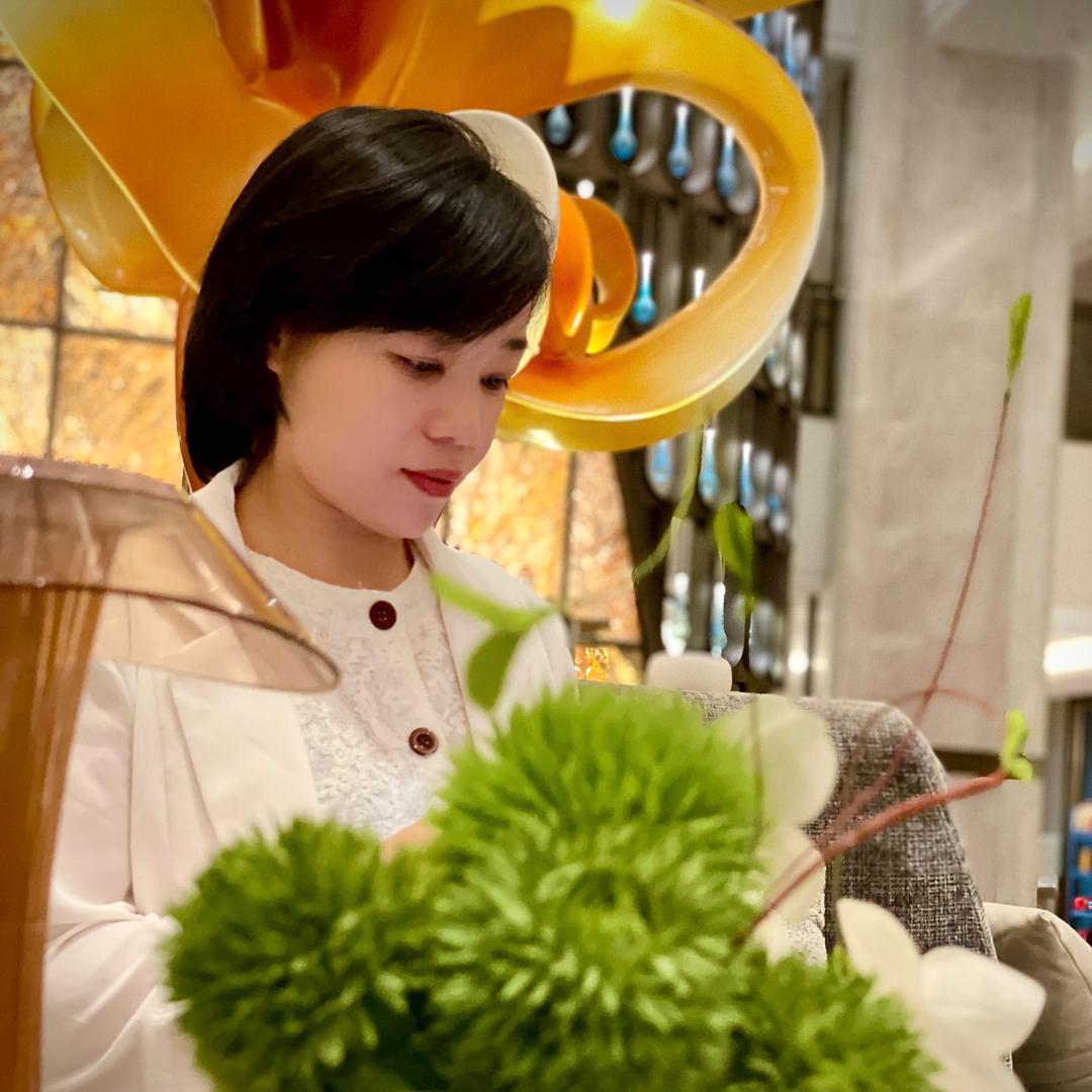 在东莞轻体调肤师—兰兰