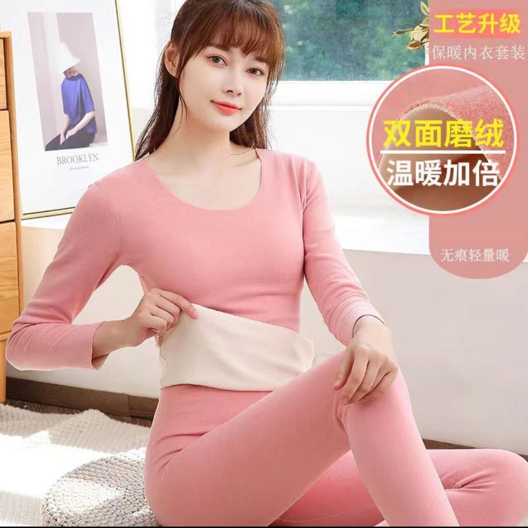米娜服饰工厂店直播间