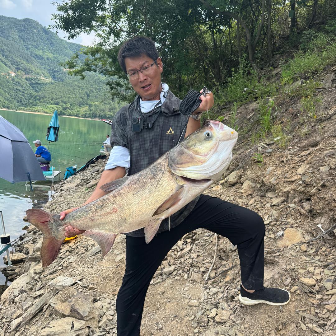 小乔爱钓鱼