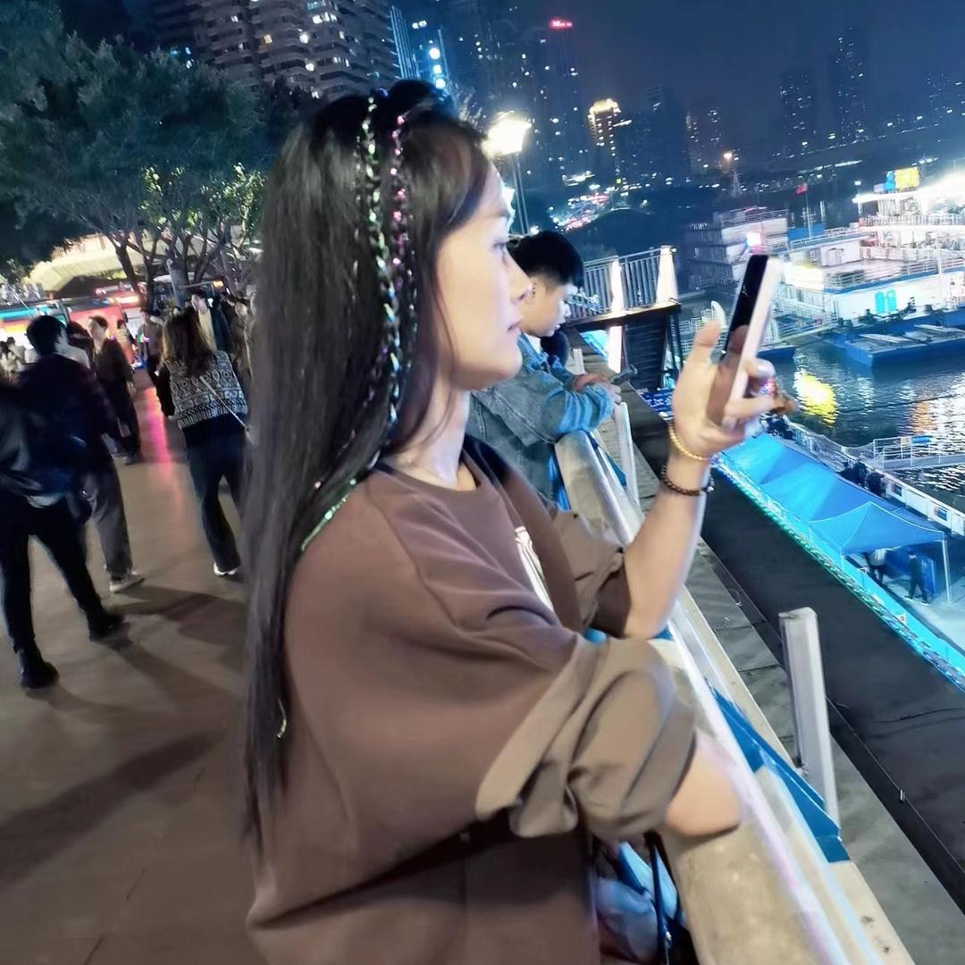 杨铅芳