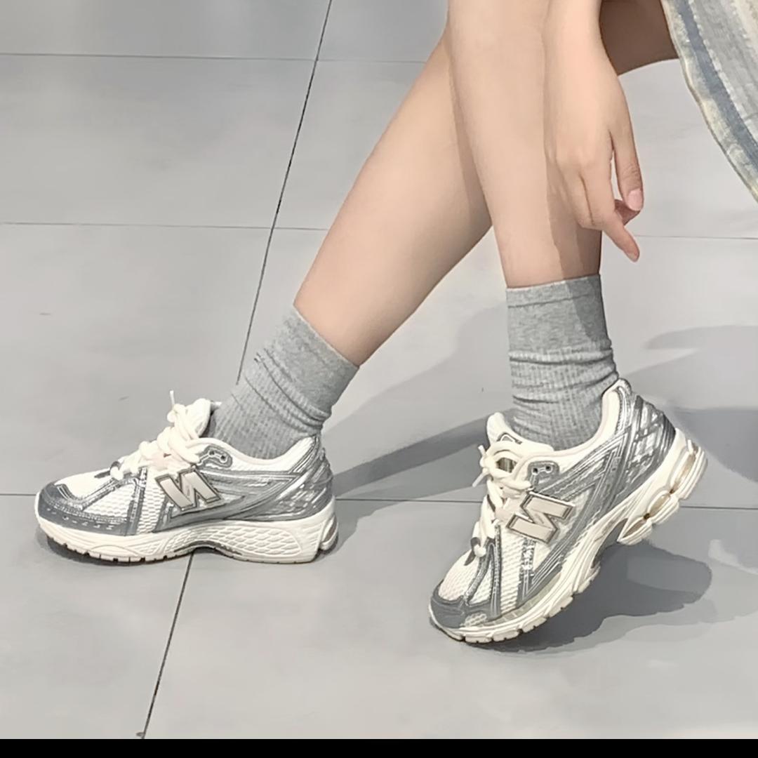 奥莱外贸仓