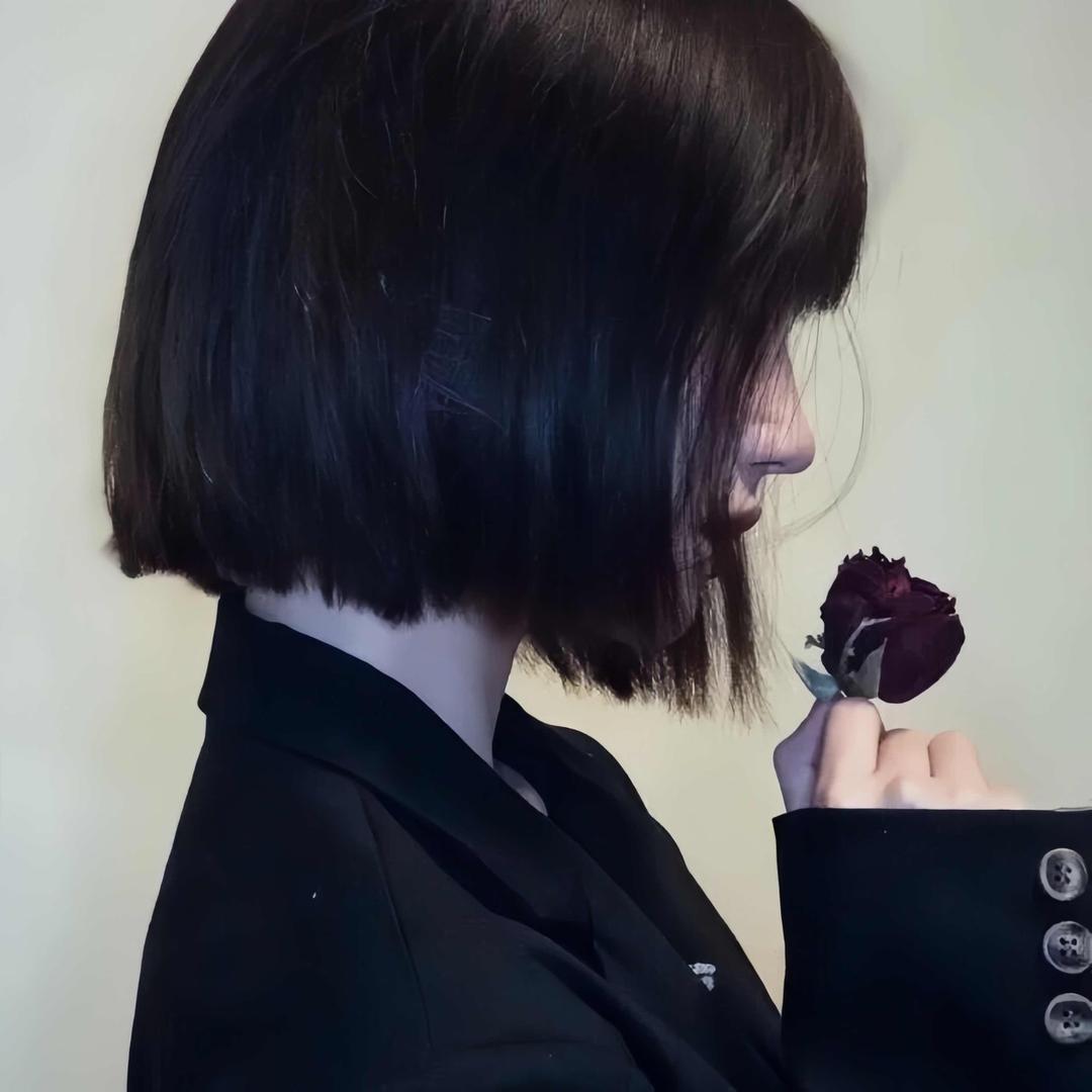 @ℳꫝꪊ胡小姐