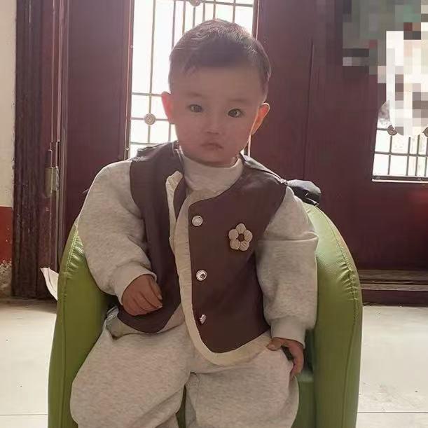 鲁郓阿杰