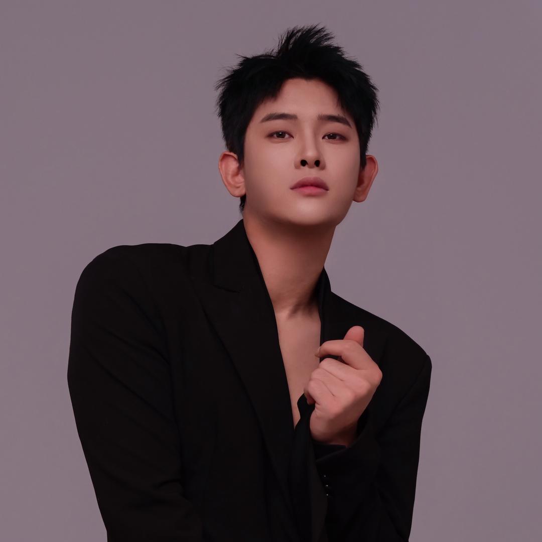 Six. 🦁️⁹²⁶⁶