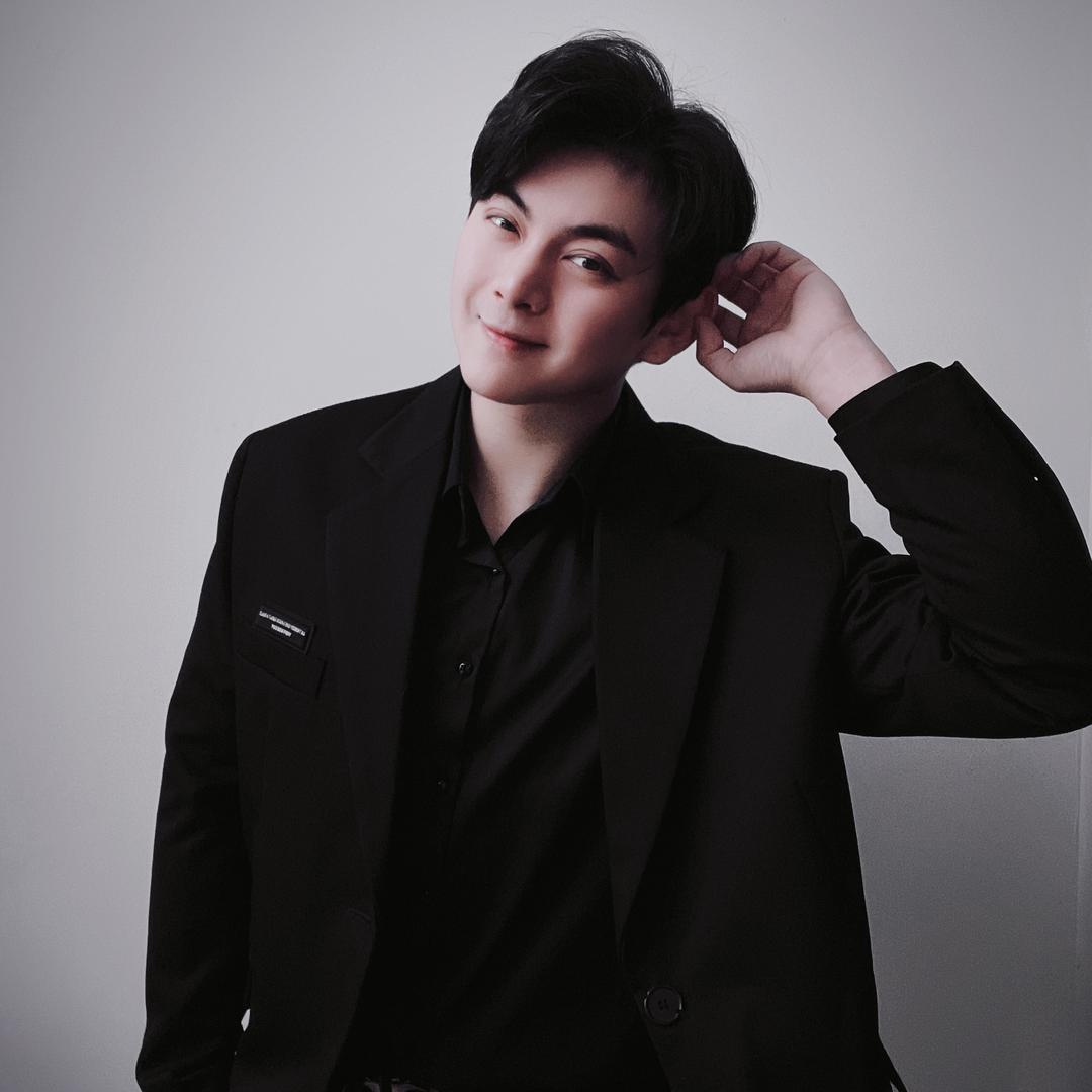 岳兆鹏LEO
