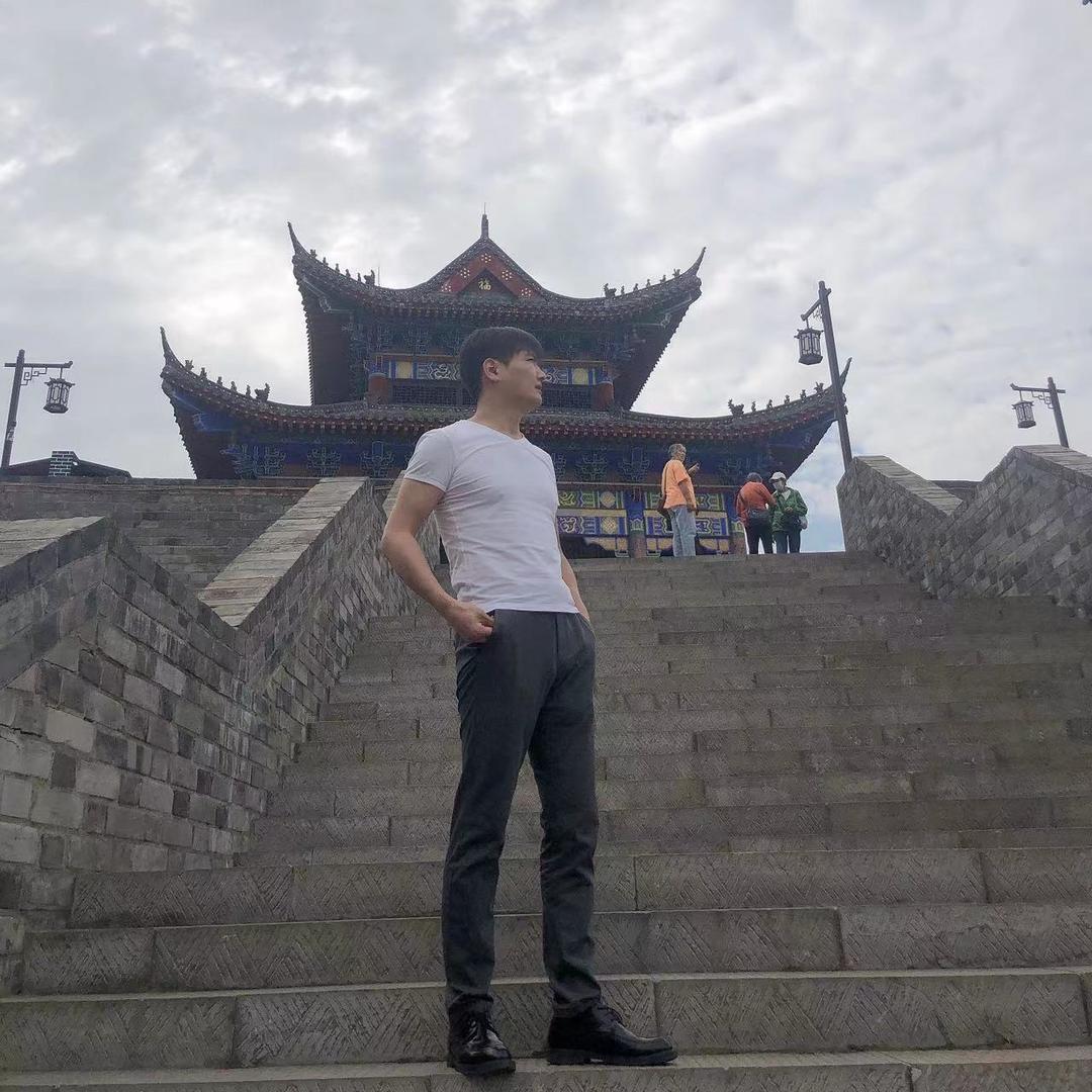 陌上人良钰