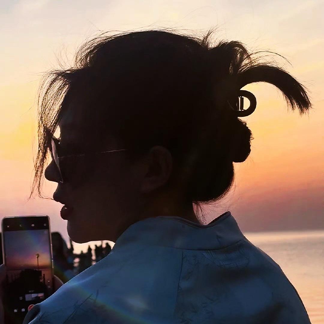 爱笑的小冻梨🔆