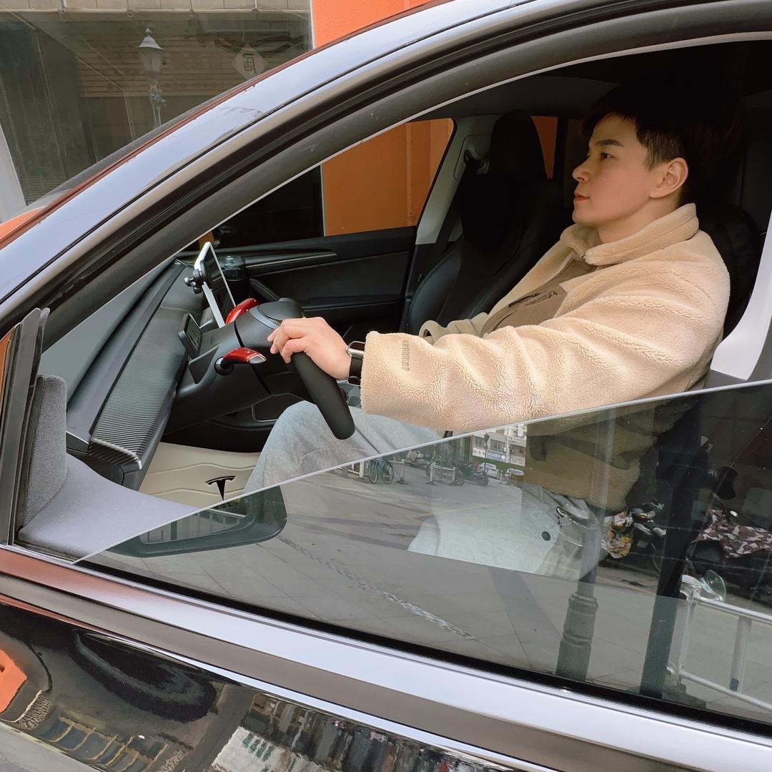 爱开电车的宏Sir