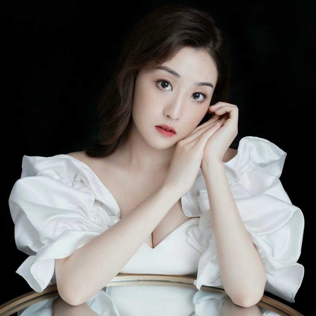 孙嘉潞在练琴🎹