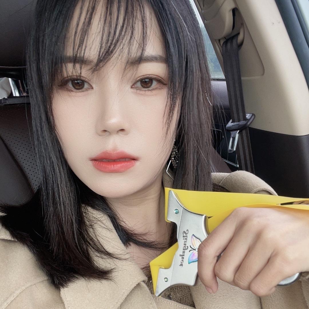 爱玩弹弓的审车姐姐（莉莉）