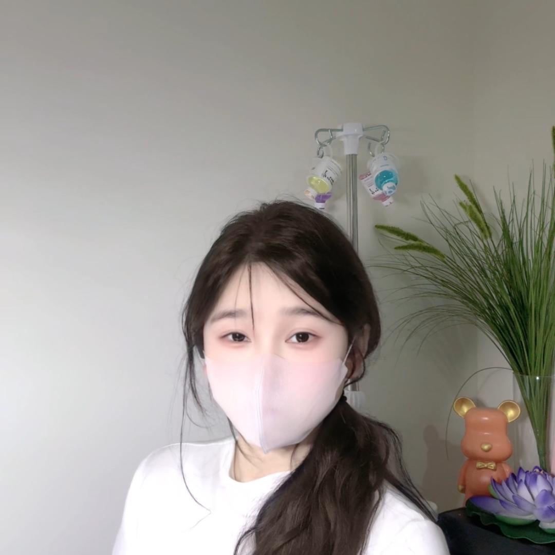 万万.