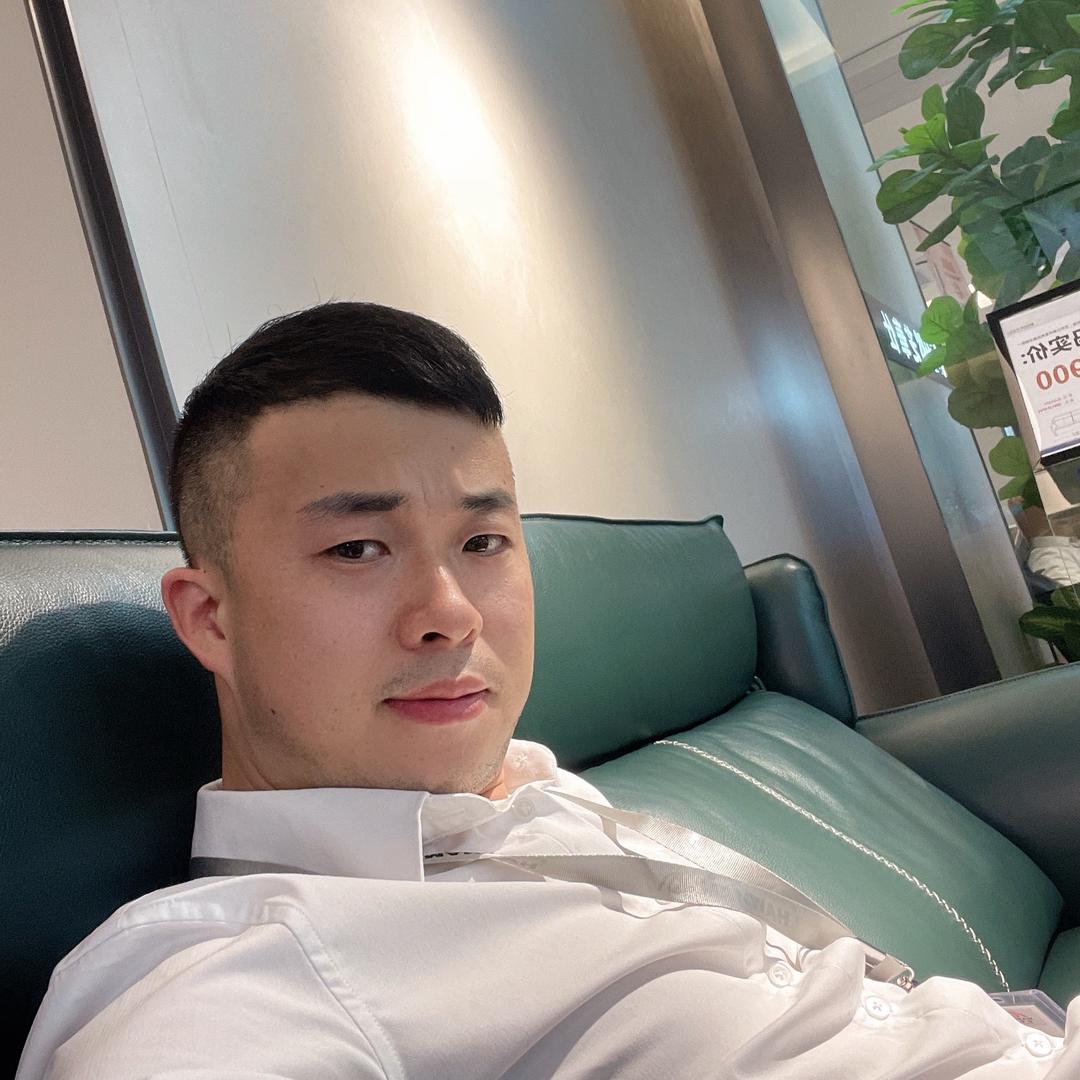 卖电器的小伙子（美的智慧家）