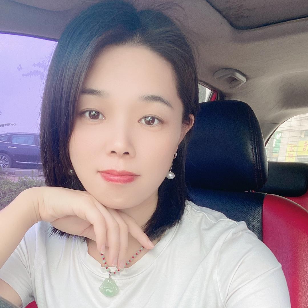 种草莓的依依