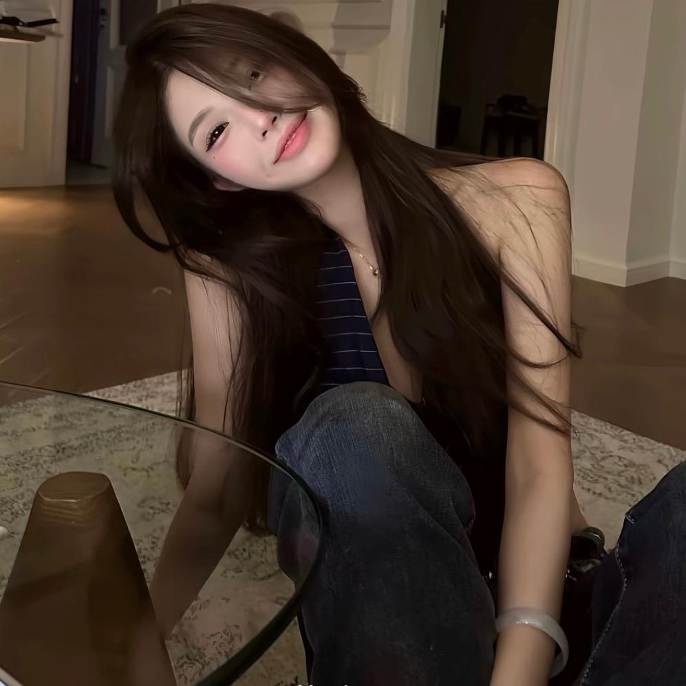 𝓨.