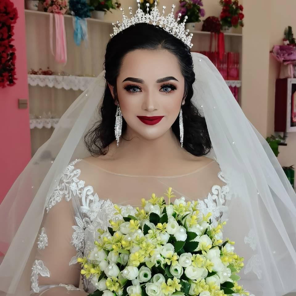 阿图什市亿丽扎娜婚纱店