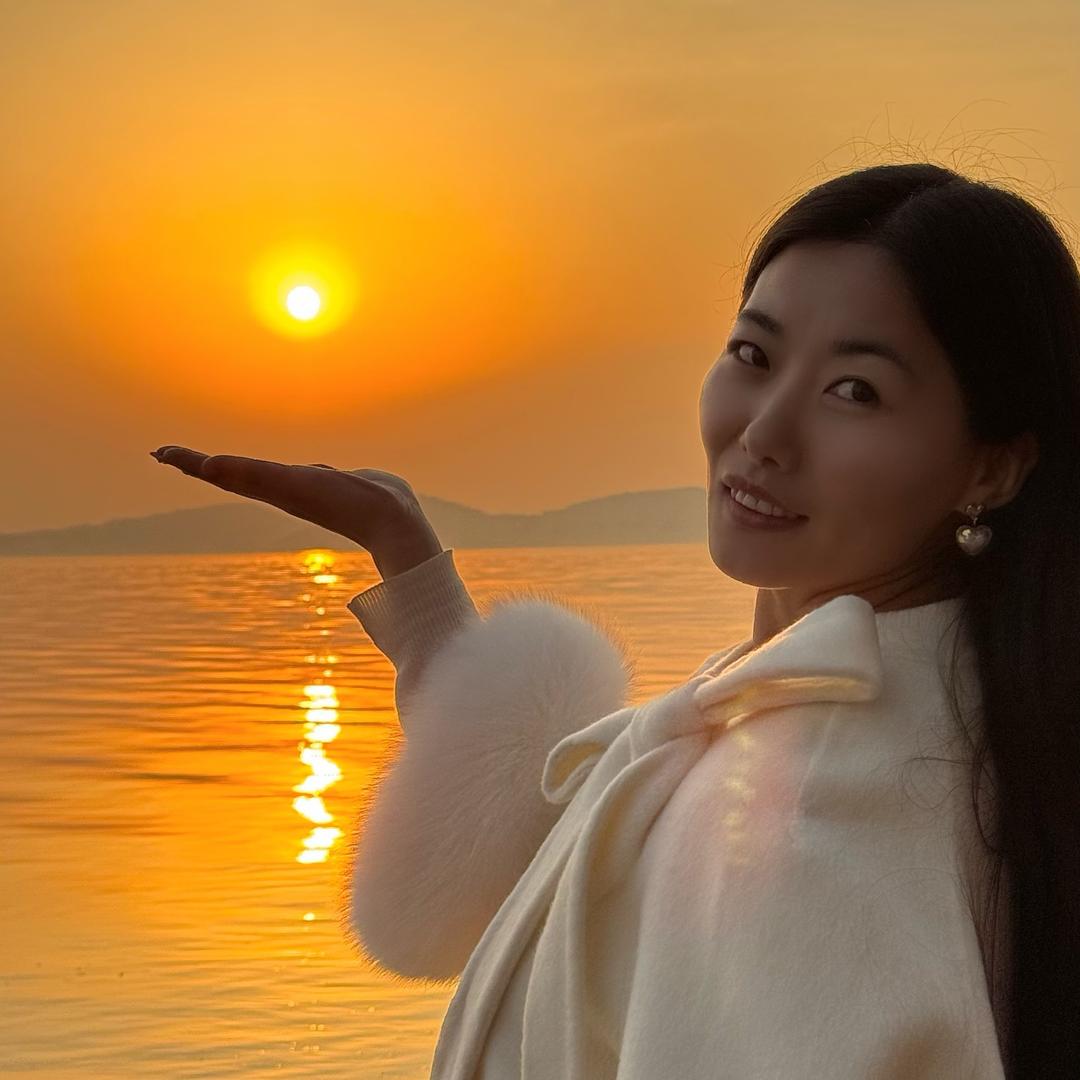 王小妞.